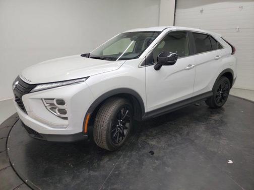 White Diamond 2024 Mitsubishi Eclipse Cross LE
