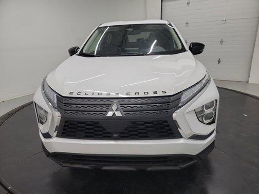 White Diamond 2024 Mitsubishi Eclipse Cross LE