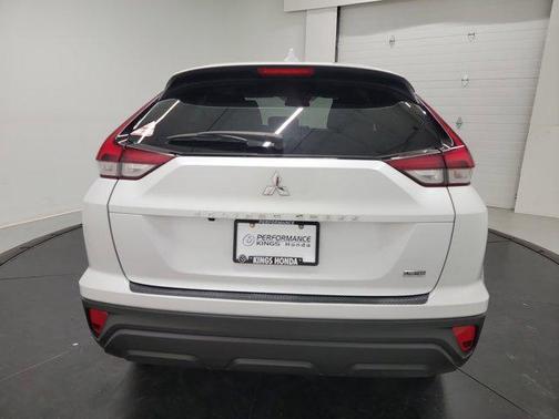 White Diamond 2024 Mitsubishi Eclipse Cross LE