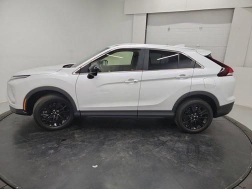 White Diamond 2024 Mitsubishi Eclipse Cross LE