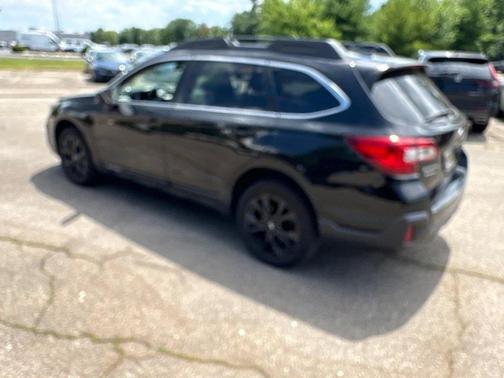 Crystal Black Silica 2018 Subaru Outback 2.5i Premium