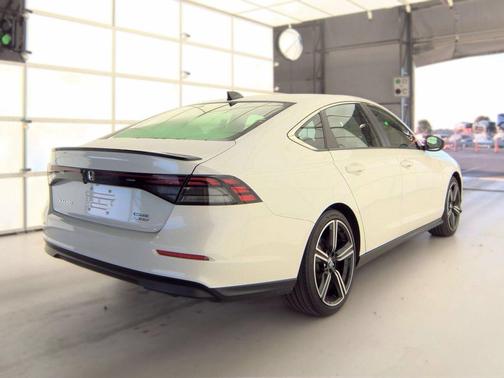Platinum White Pearl 2023 Honda Accord Hybrid Sport