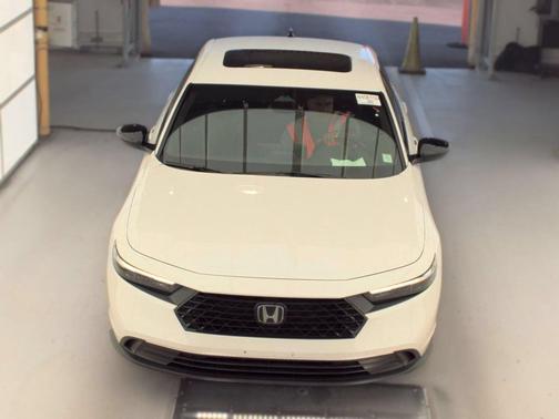 Platinum White Pearl 2023 Honda Accord Hybrid Sport