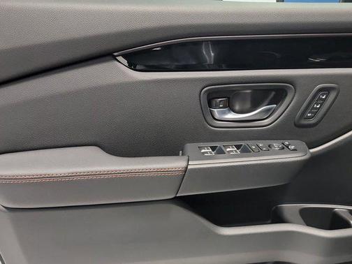 Sonic Gray Pearl 2026 Honda Pilot TrailSport