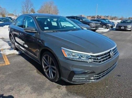 2017 Volkswagen Passat 1.8T R-Line w/Comfort