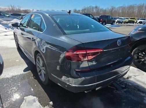 2017 Volkswagen Passat 1.8T R-Line w/Comfort