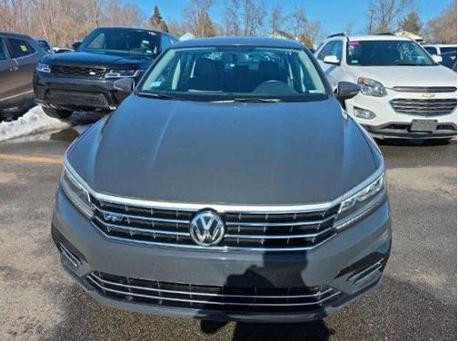 2017 Volkswagen Passat 1.8T R-Line w/Comfort