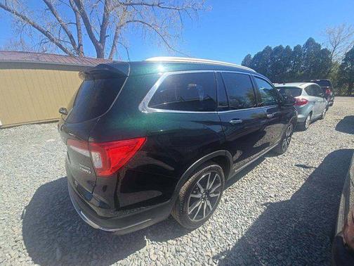 Black Forest Pearl 2019 Honda Pilot Touring 8-Passenger