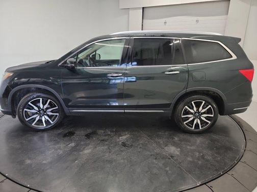 Black Forest Pearl 2019 Honda Pilot Touring 8-Passenger