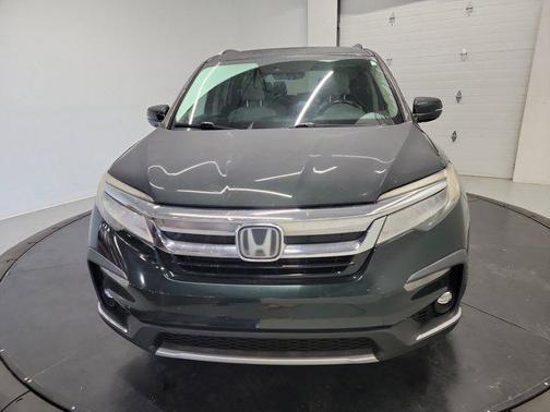 Black Forest Pearl 2019 Honda Pilot Touring 8-Passenger