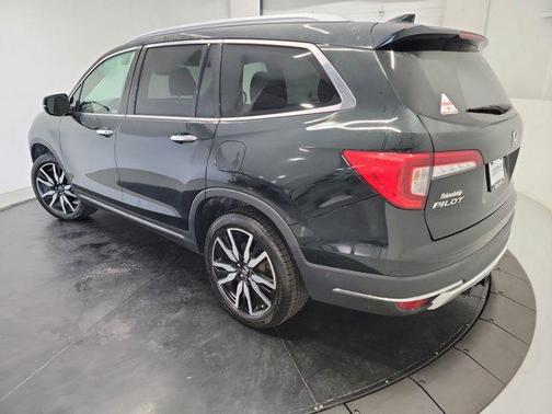 Black Forest Pearl 2019 Honda Pilot Touring 8-Passenger