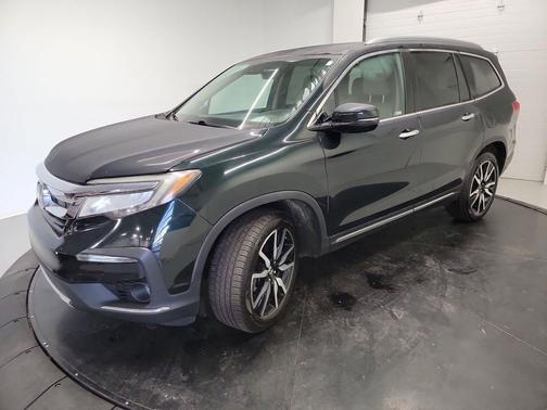 Black Forest Pearl 2019 Honda Pilot Touring 8-Passenger