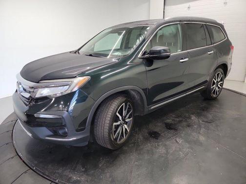 Black Forest Pearl 2019 Honda Pilot Touring 8-Passenger