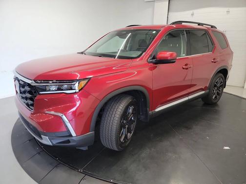 Radiant Red Metallic II 2025 Honda Pilot Touring 8-Passenger