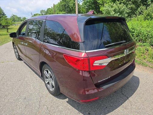 Deep Scarlet Pearl 2018 Honda Odyssey Touring