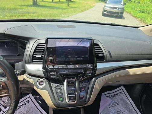 Deep Scarlet Pearl 2018 Honda Odyssey Touring