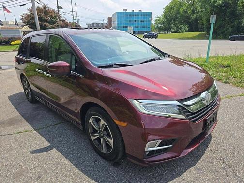 Deep Scarlet Pearl 2018 Honda Odyssey Touring