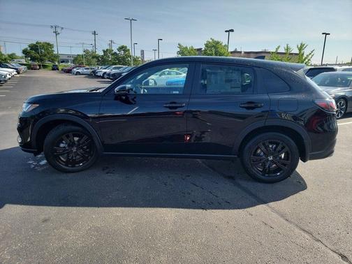 Crystal Black Pearl 2027 Honda HR-V Sport