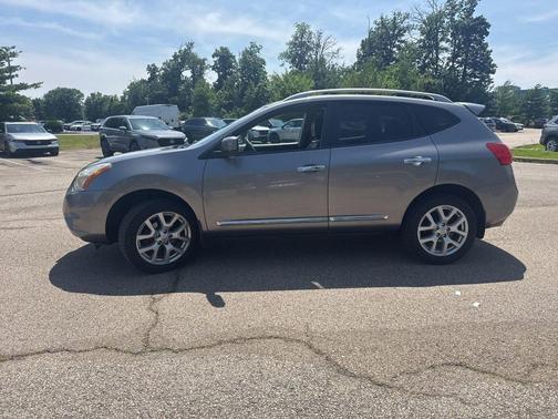 Platinum Graphite 2011 Nissan Rogue SV