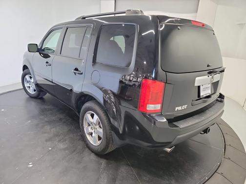 Polished Metal Metallic 2011 Honda Pilot EX-L