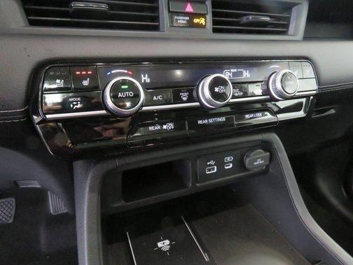 Gray 2023 Honda Pilot AWD Elite