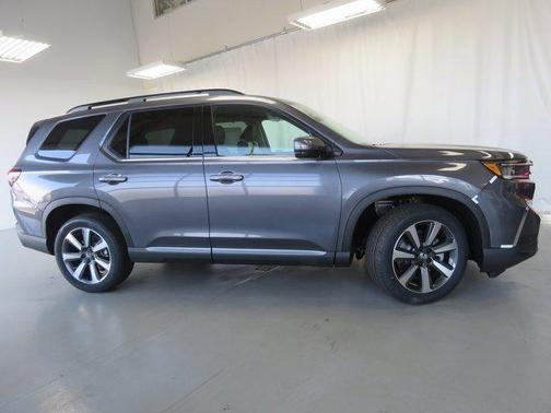 2023 Honda Pilot Touring 8-Passenger