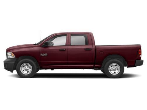 Brilliant Black Crystal Pearlcoat 2018 RAM 1500 Express
