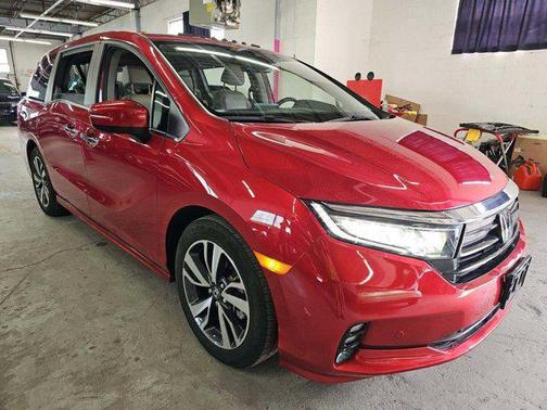 Radiant Red Metallic II 2024 Honda Odyssey Touring
