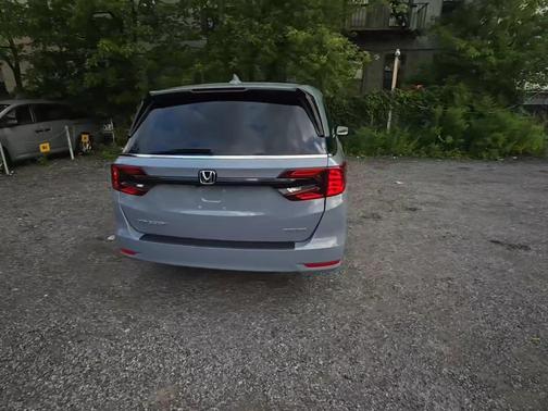 Sonic Gray Pearl 2024 Honda Odyssey Sport
