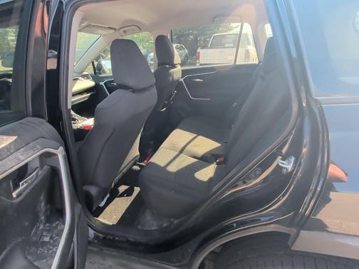 Midnight Black Metallic 2022 Toyota RAV4 XLE