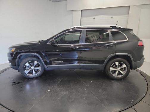 Diamond Black Crystal Pearlcoat 2020 Jeep Cherokee Limited