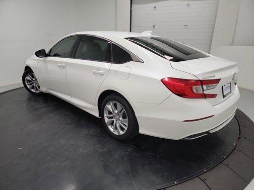 Platinum White Pearl 2018 Honda Accord LX