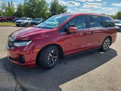 Radiant Red Metallic II 2026 Honda Odyssey EX-L
