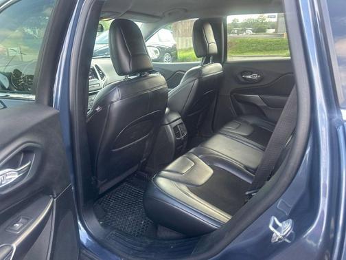 Slate Blue Pearlcoat 2020 Jeep Cherokee Latitude Plus