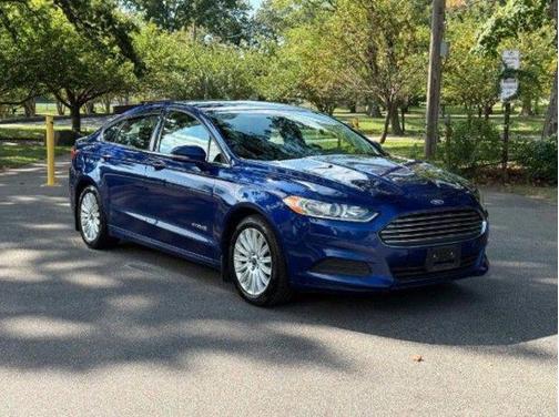 2016 Ford Fusion Hybrid SE