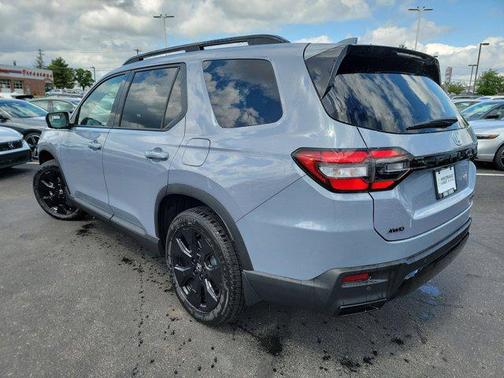 Sonic Gray Pearl 2026 Honda Pilot Black Edition