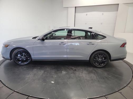 Urban Gray Pearl 2025 Honda Accord SE