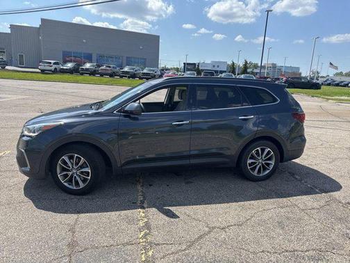 2017 Hyundai SANTA FE SE