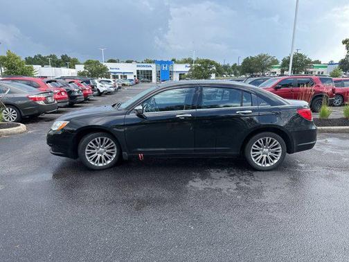 2013 Chrysler 200 Limited