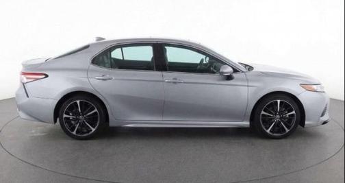 Celestial Silver Metallic 2018 Toyota Camry XSE