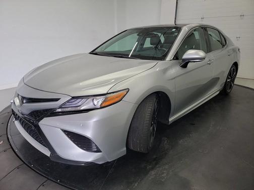Celestial Silver Metallic 2018 Toyota Camry XSE