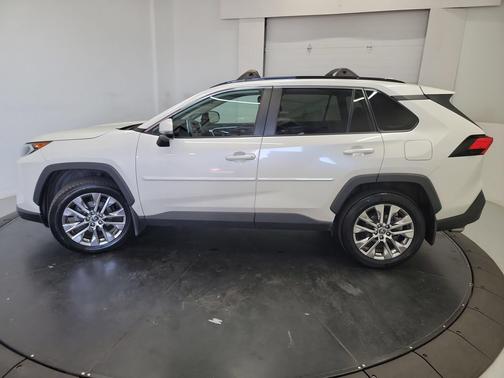 Blizzard Pearl 2021 Toyota RAV4 XLE Premium