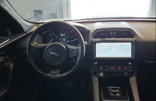 Fuji White 2019 Jaguar F-PACE 25t Premium