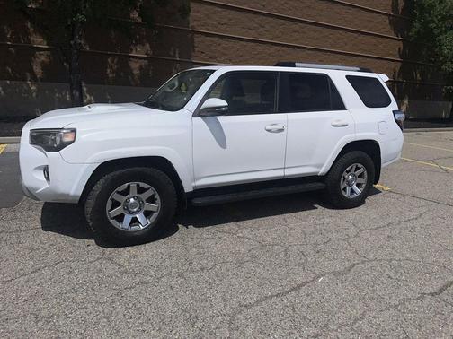 Super White 2016 Toyota 4Runner Limited