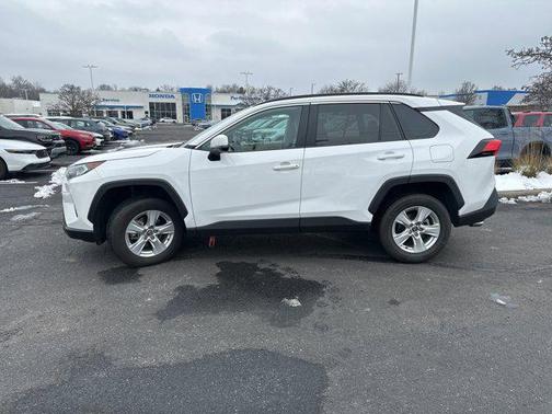 2020 Toyota RAV4 XLE