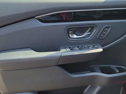 2025 Honda Pilot Touring 8-Passenger