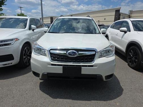Crystal White Pearl 2016 Subaru Forester 2.5i Premium
