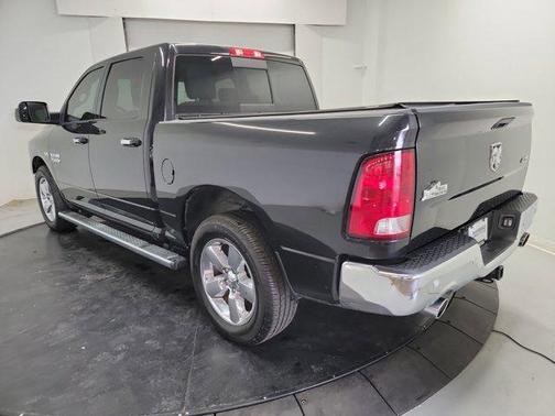 Brilliant Black Crystal Pearlcoat 2018 RAM 1500 Big Horn