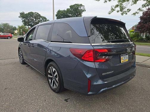 Crystal Black Pearl 2025 Honda Odyssey EX-L