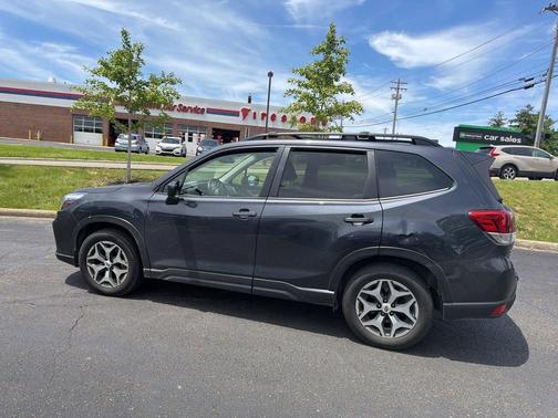 Dark Gray Metallic 2019 Subaru Forester Premium